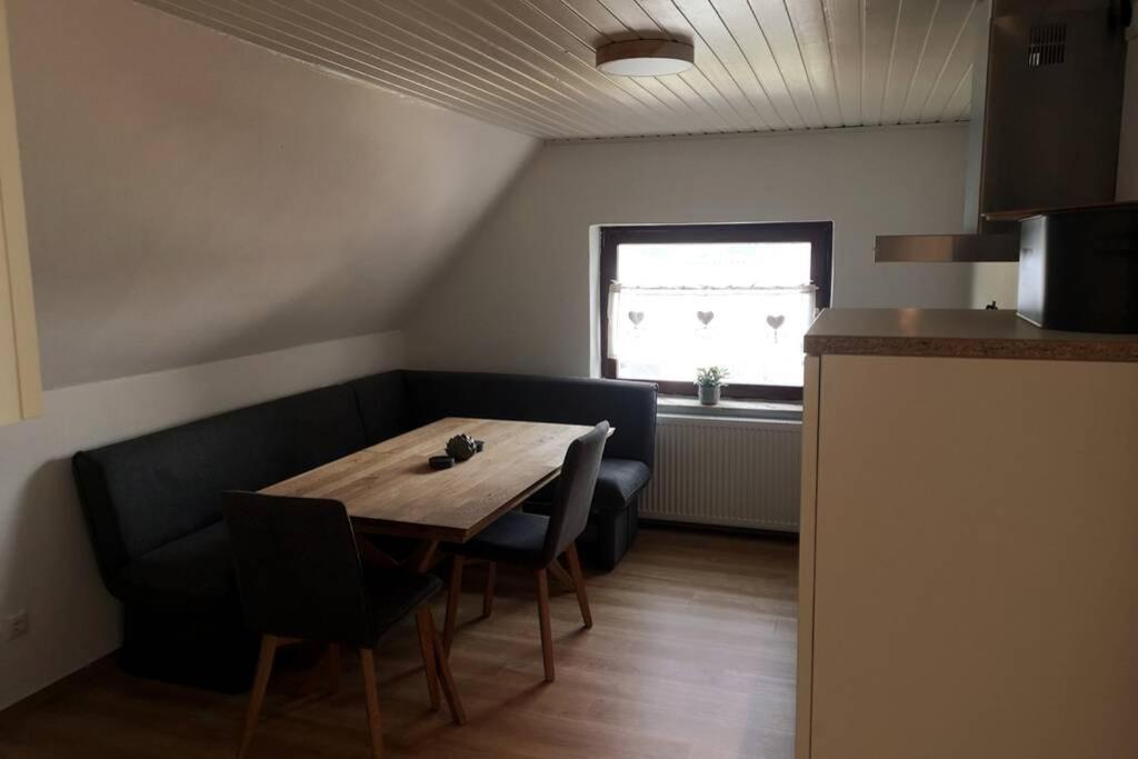 Ruhig Gelegene, Top Moderne Ferienwohnung - Hot Tub Und Sauna Gegen Aufpreis Neuhaus an Der Eger Luaran gambar