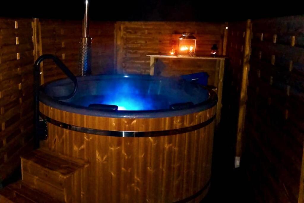 Ruhig Gelegene, Top Moderne Ferienwohnung - Hot Tub Und Sauna Gegen Aufpreis Neuhaus an Der Eger Luaran gambar