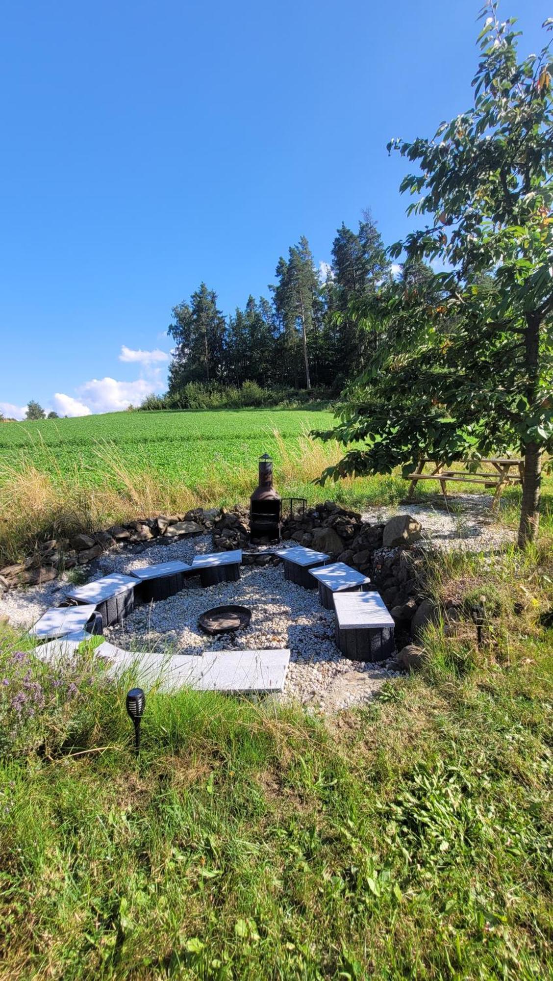 Ruhig Gelegene, Top Moderne Ferienwohnung - Hot Tub Und Sauna Gegen Aufpreis Neuhaus an Der Eger Luaran gambar