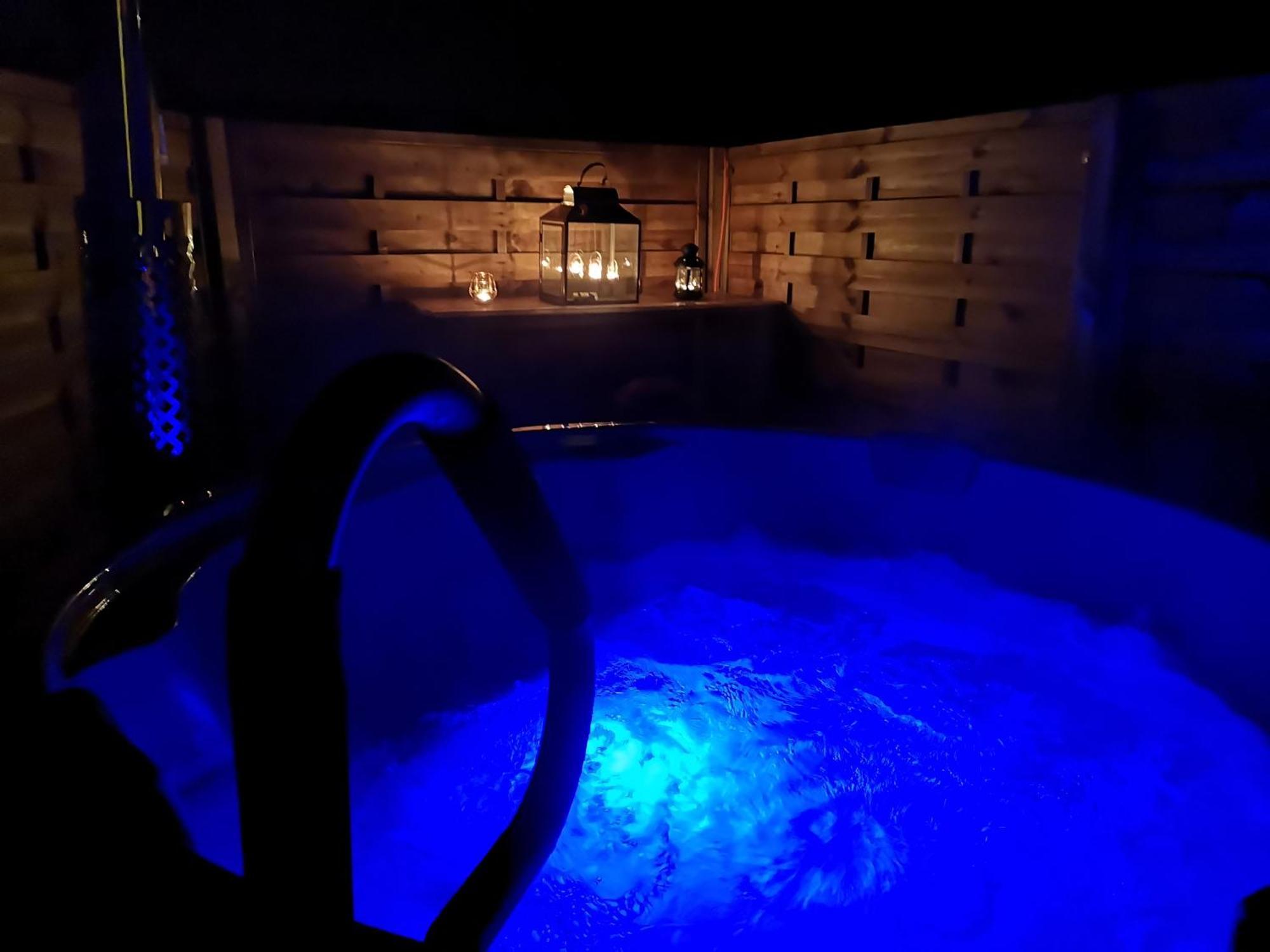Ruhig Gelegene, Top Moderne Ferienwohnung - Hot Tub Und Sauna Gegen Aufpreis Neuhaus an Der Eger Luaran gambar